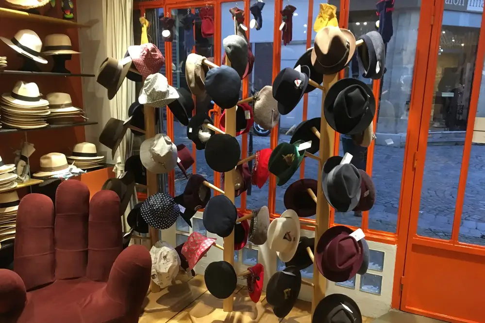 Chapeau près de Paris 20